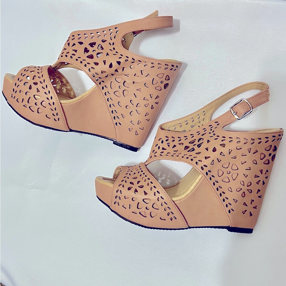 Size 7.5 New Women’s Herstyle 5” Wedge Mauve